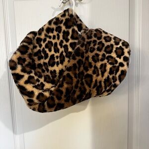 Leopard Print Faux Fur Scarf